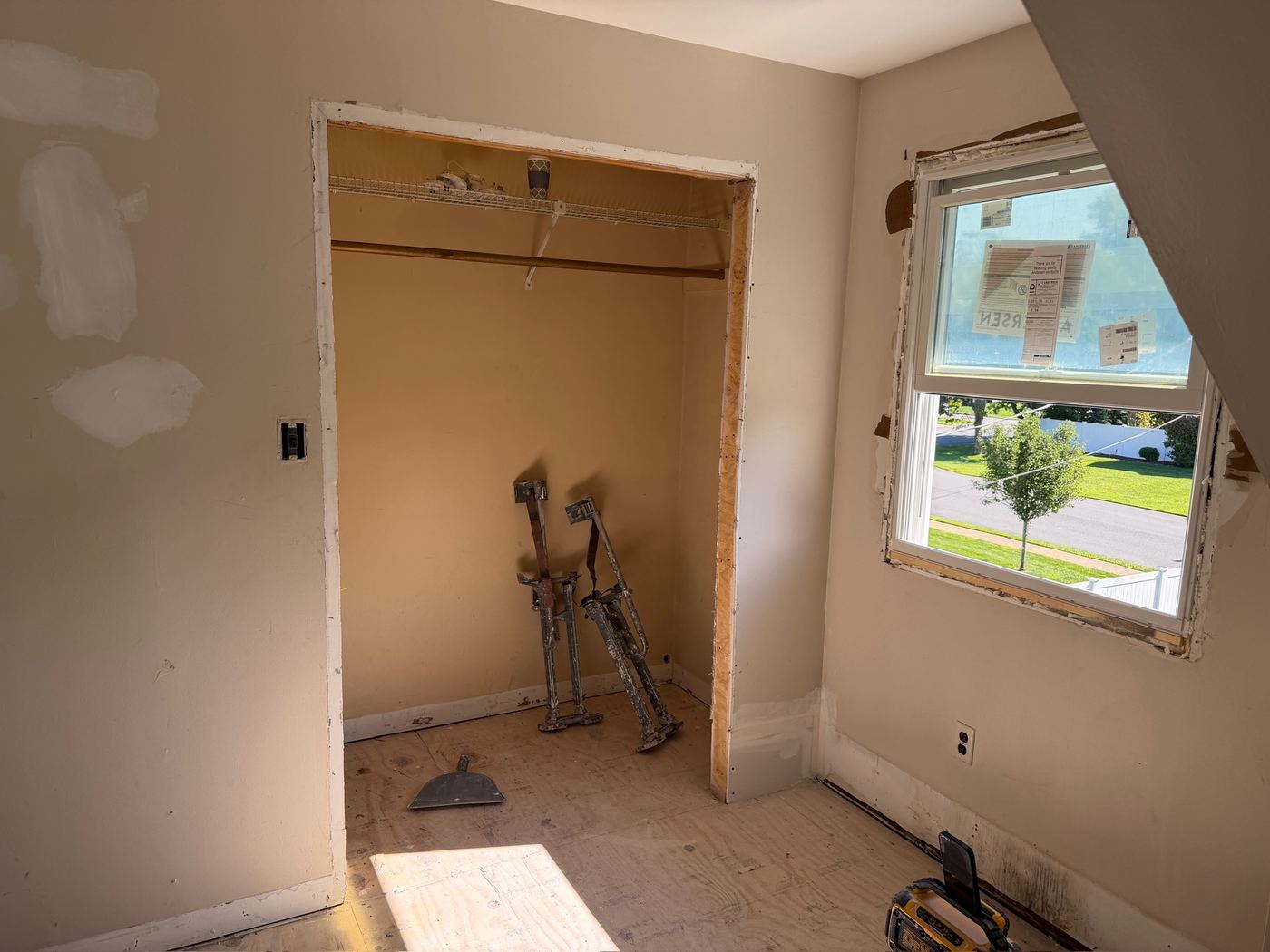 Closet opening