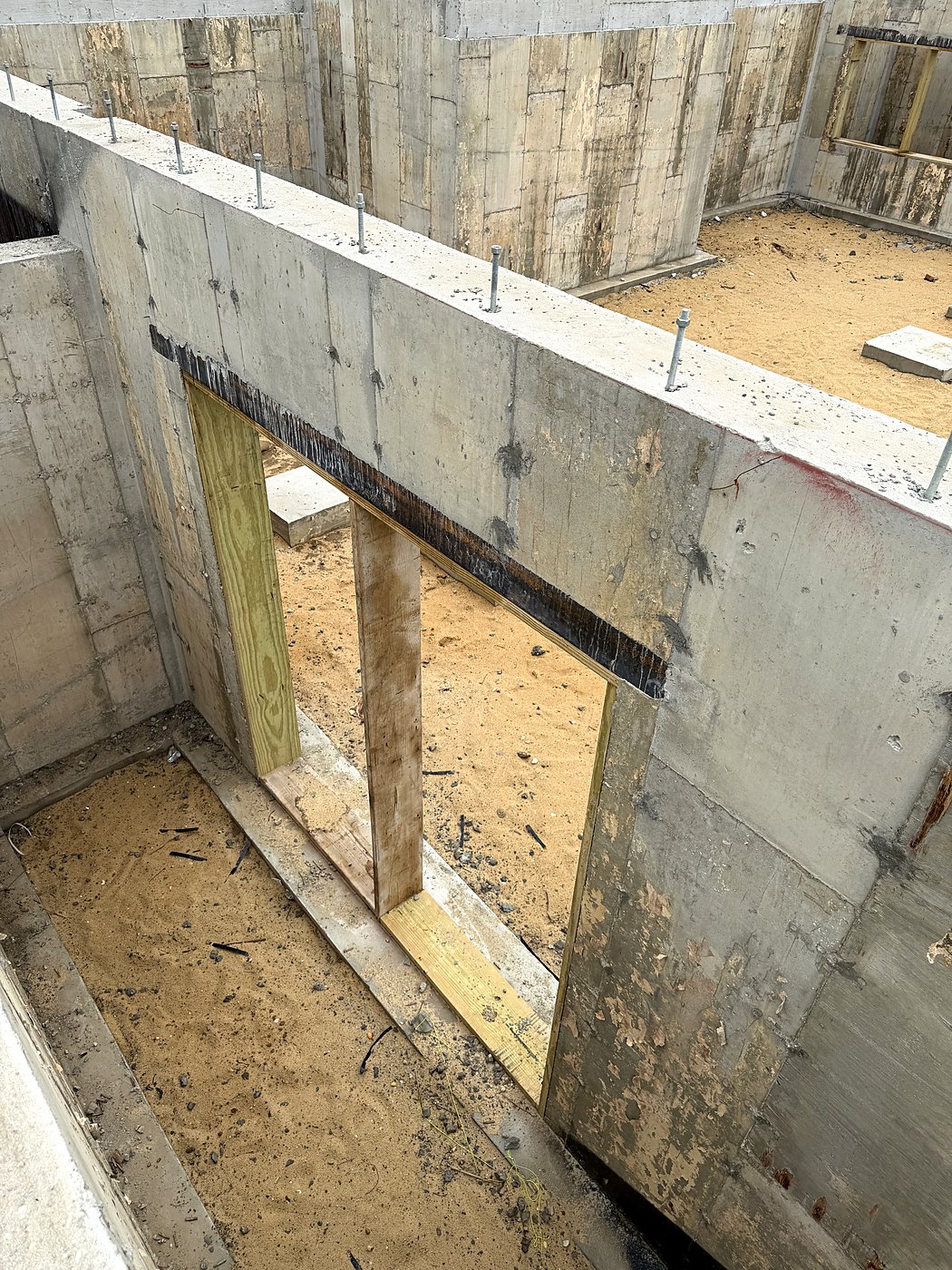 Beam pocket and steel detail in the poured foundation wall